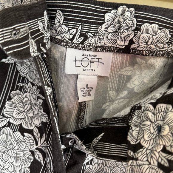 LOFT Black and White Floral Striped Cropped Pants - Picture 2 of 6
